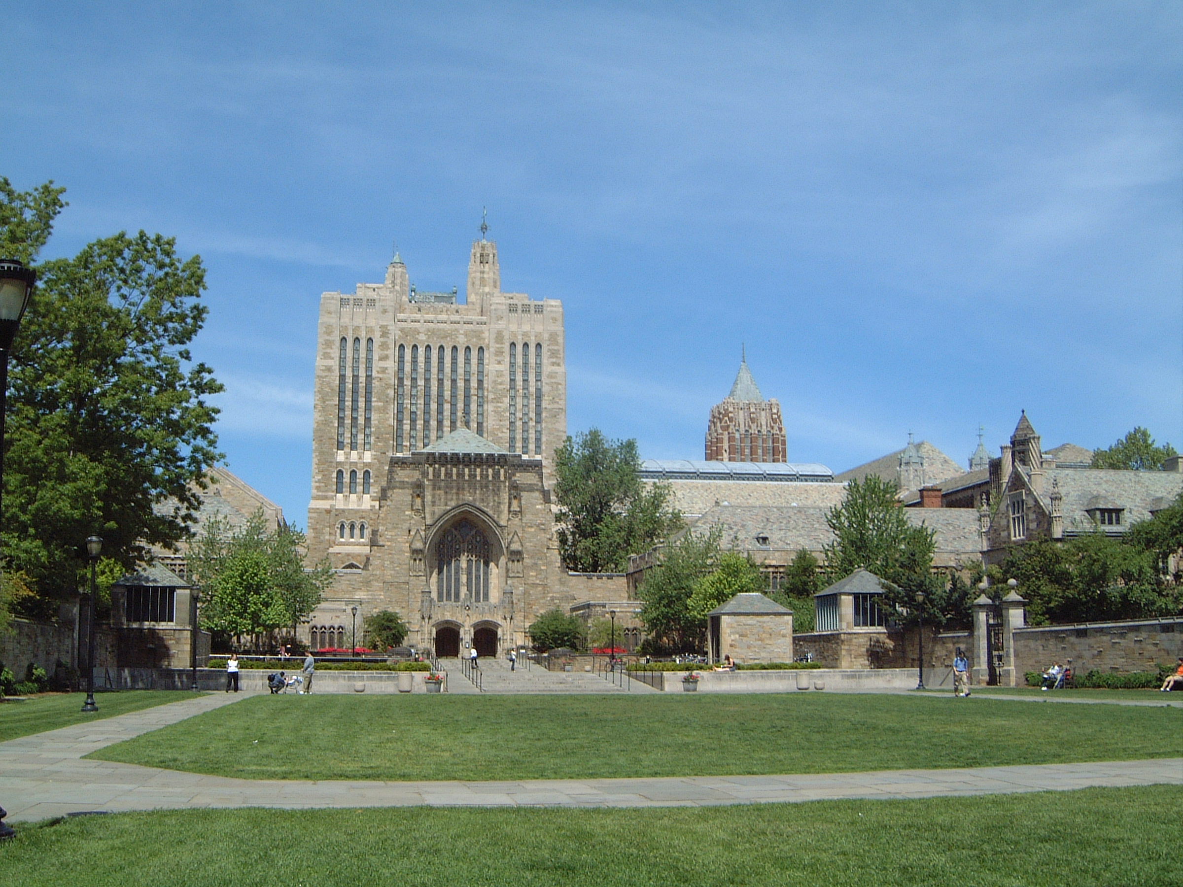 Yale_Sterling_Memorial_Library.